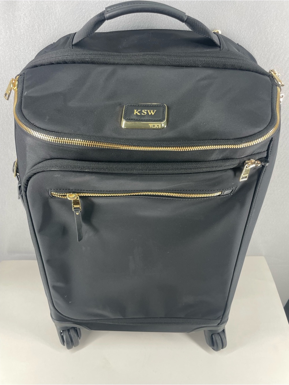Tumi VOYAGEUR LEGER 22” CONTINENTAL 4 Wheel Carry-On Case - BLACK w/ GOLD